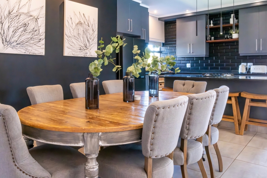 4 Bedroom Property for Sale in Earls Court Lifestyle Estate Western Cape